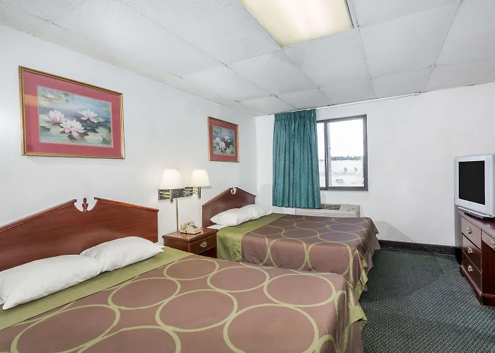 Super 8 By Wyndham Pompano Beach